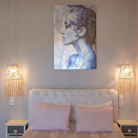 Olympus Apartment *