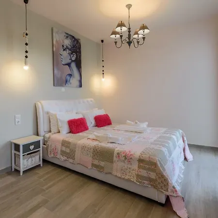 Olympus Apartment *